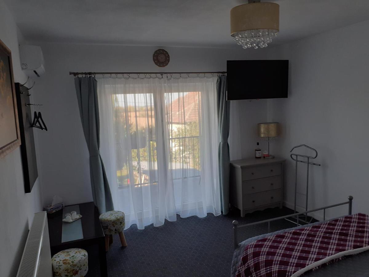 Hotel Salcia Tasnad Exteriér fotografie