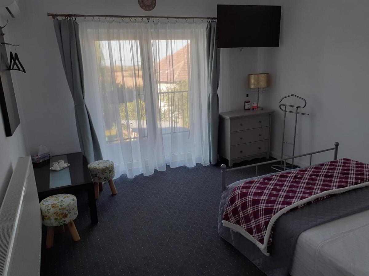 Hotel Salcia Tasnad Exteriér fotografie